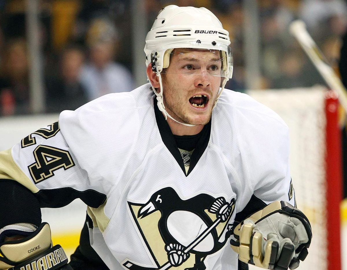 20 hockey smiles that prove teeth are overrated