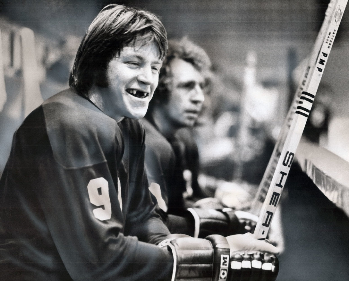 Hockey's All-Time Best Toothless Smiles - Sports Illustrated