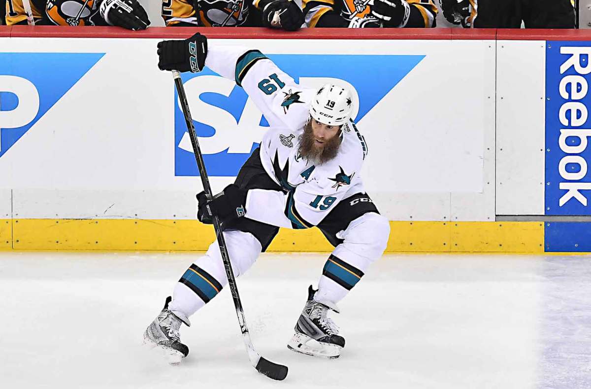 Joe-Thornton-centers-Jamie-Sabau.jpg