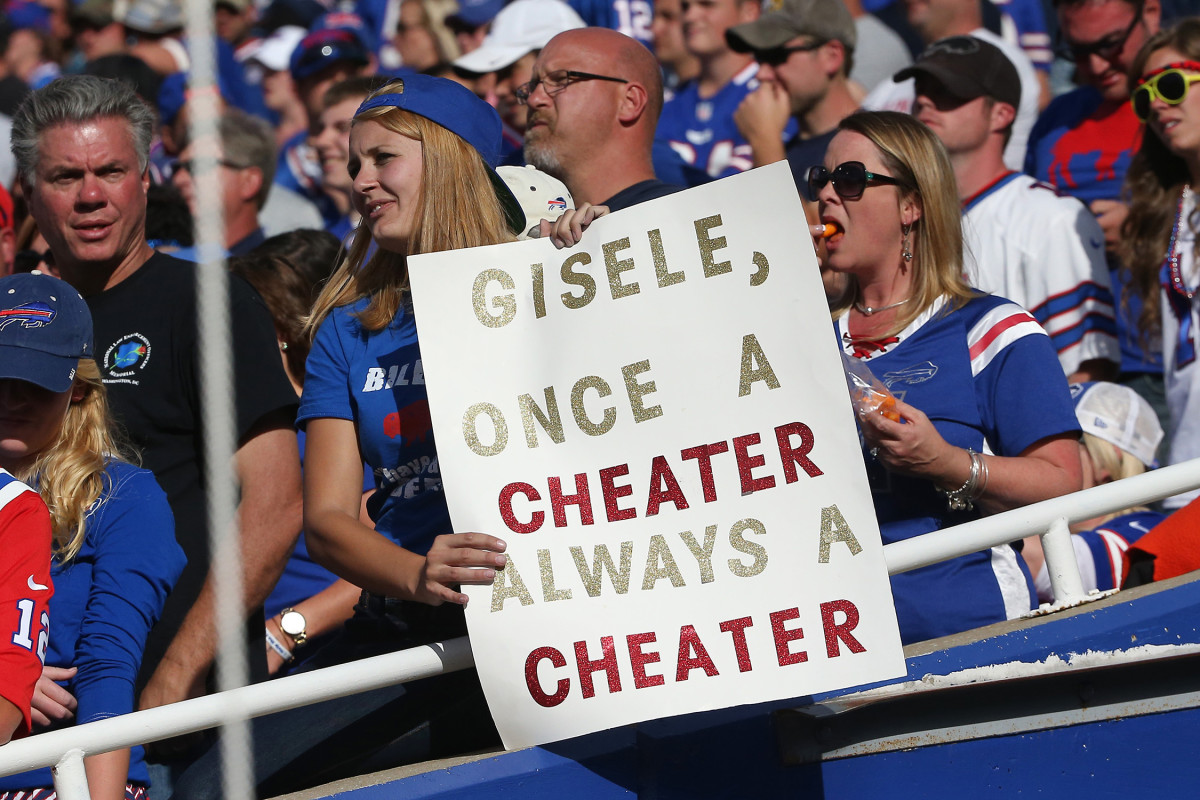 bills-fans-tom-brady.jpg