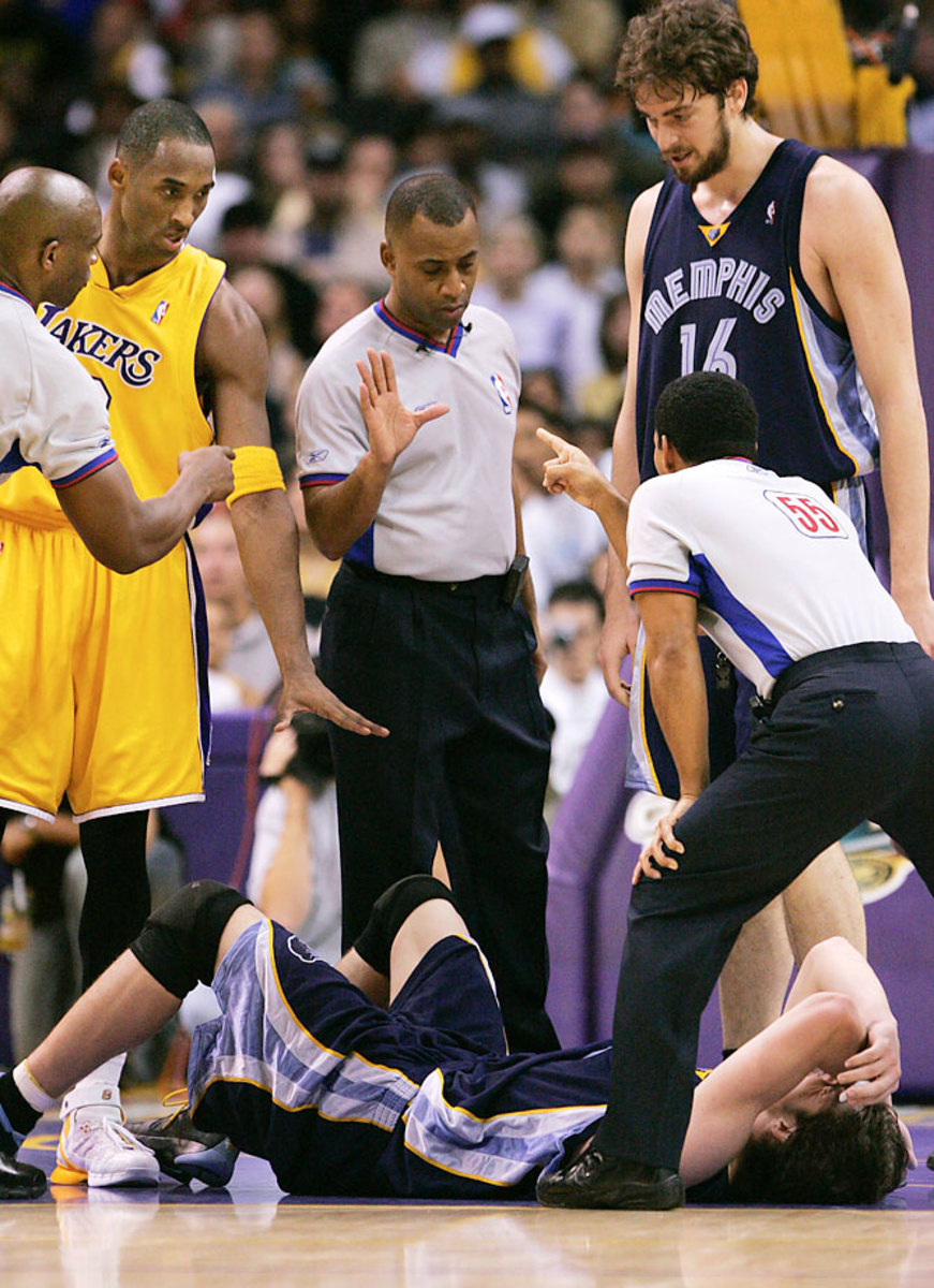 Kobe-Bryant-Mike-Miller-AP.jpg