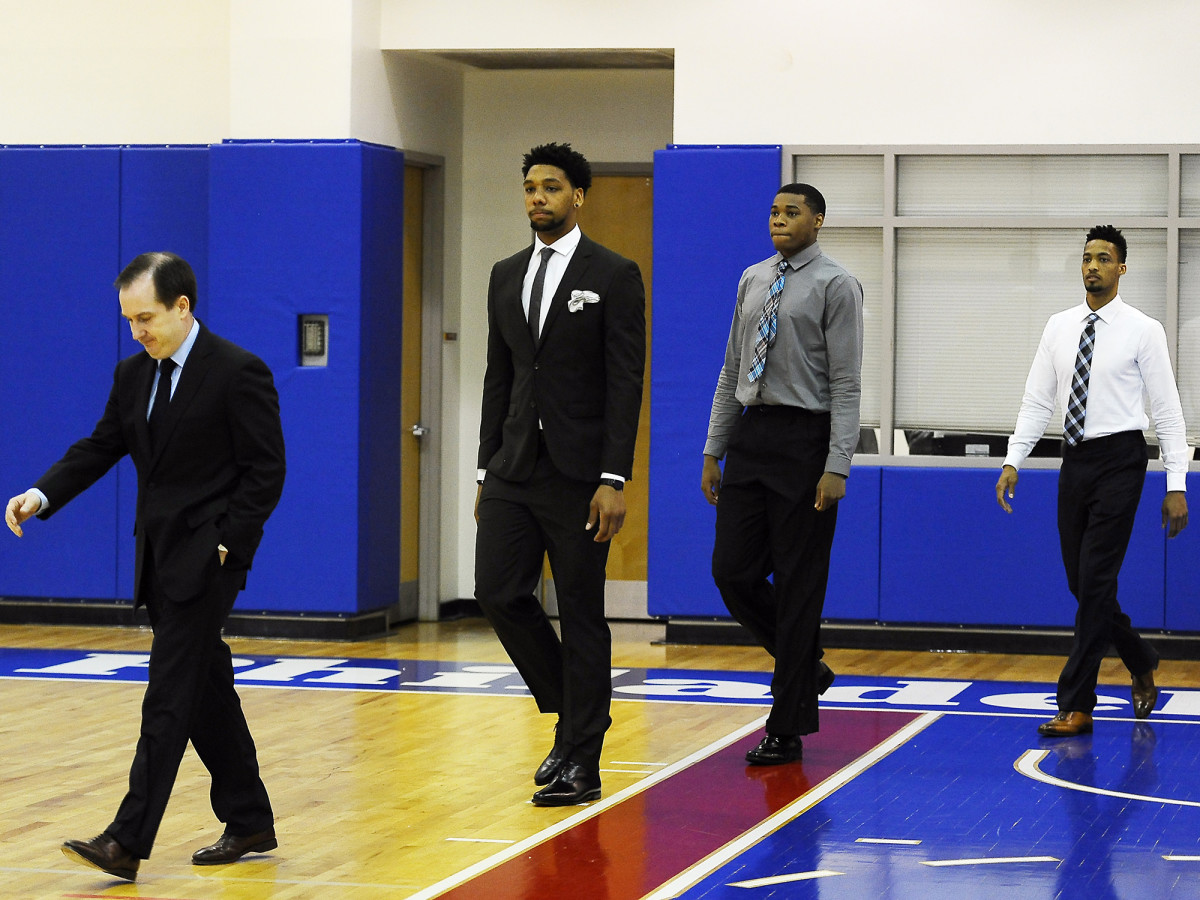 sam_hinkie_76ers_court.jpg