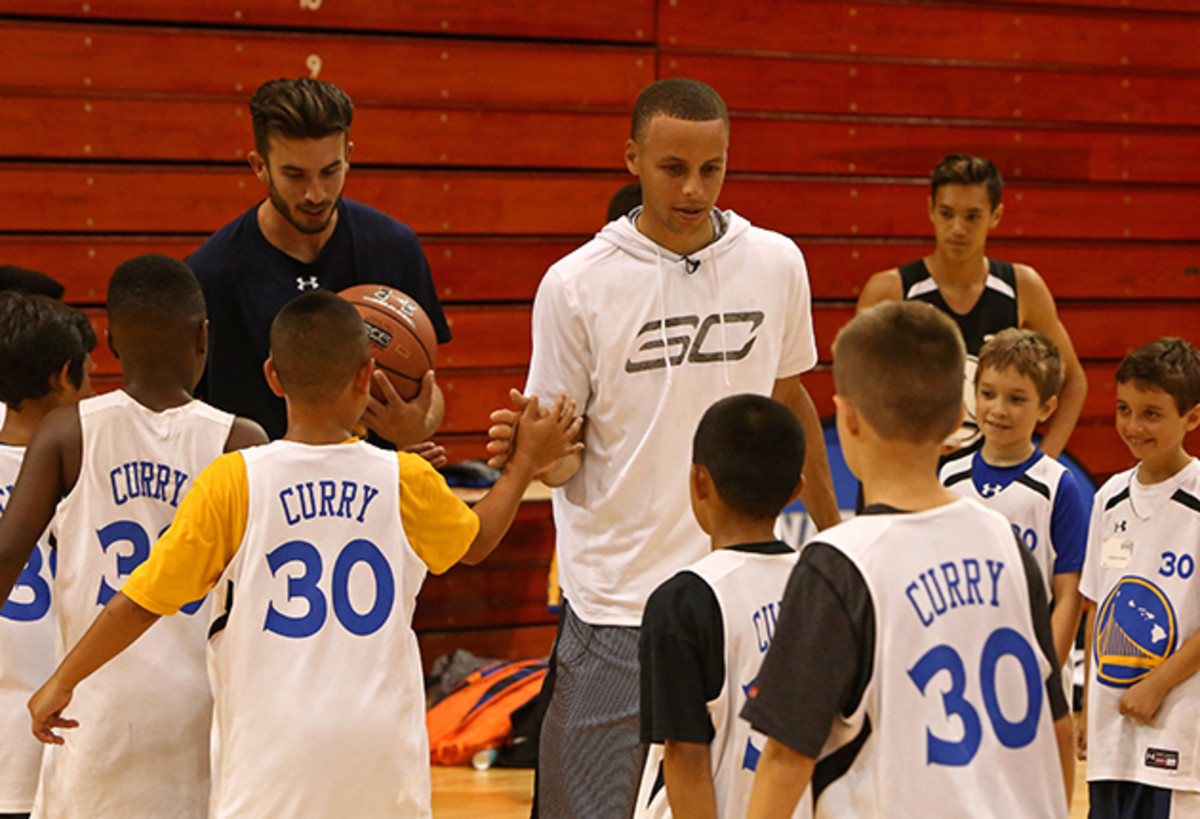 Could Stephen Curry, Under Armour possibly outsell LeBron James