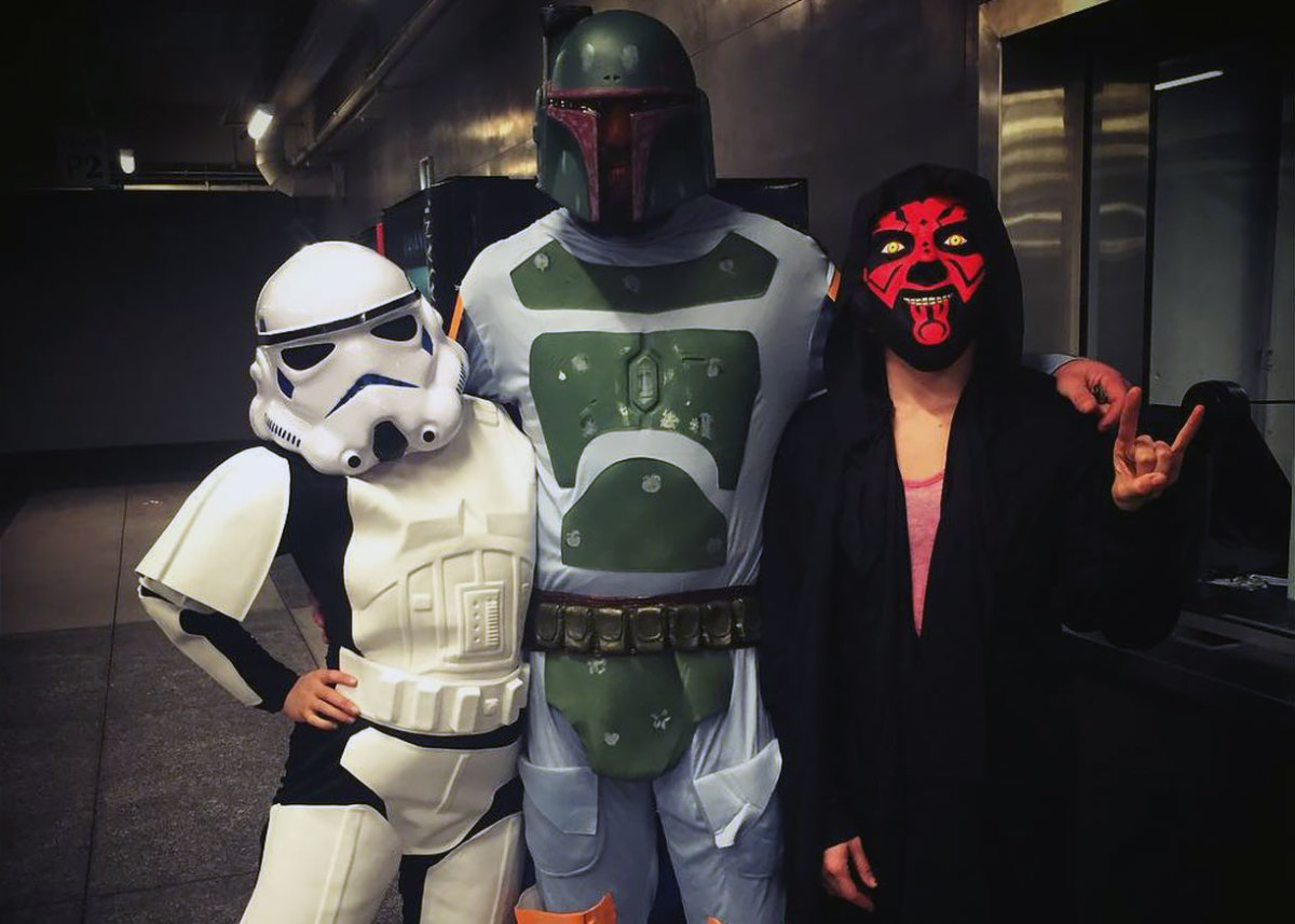 2015-1217-Ronda-Rousey-Stormtrooper-Travis-Browne-Boba-Fett-Darth-Maul.jpg
