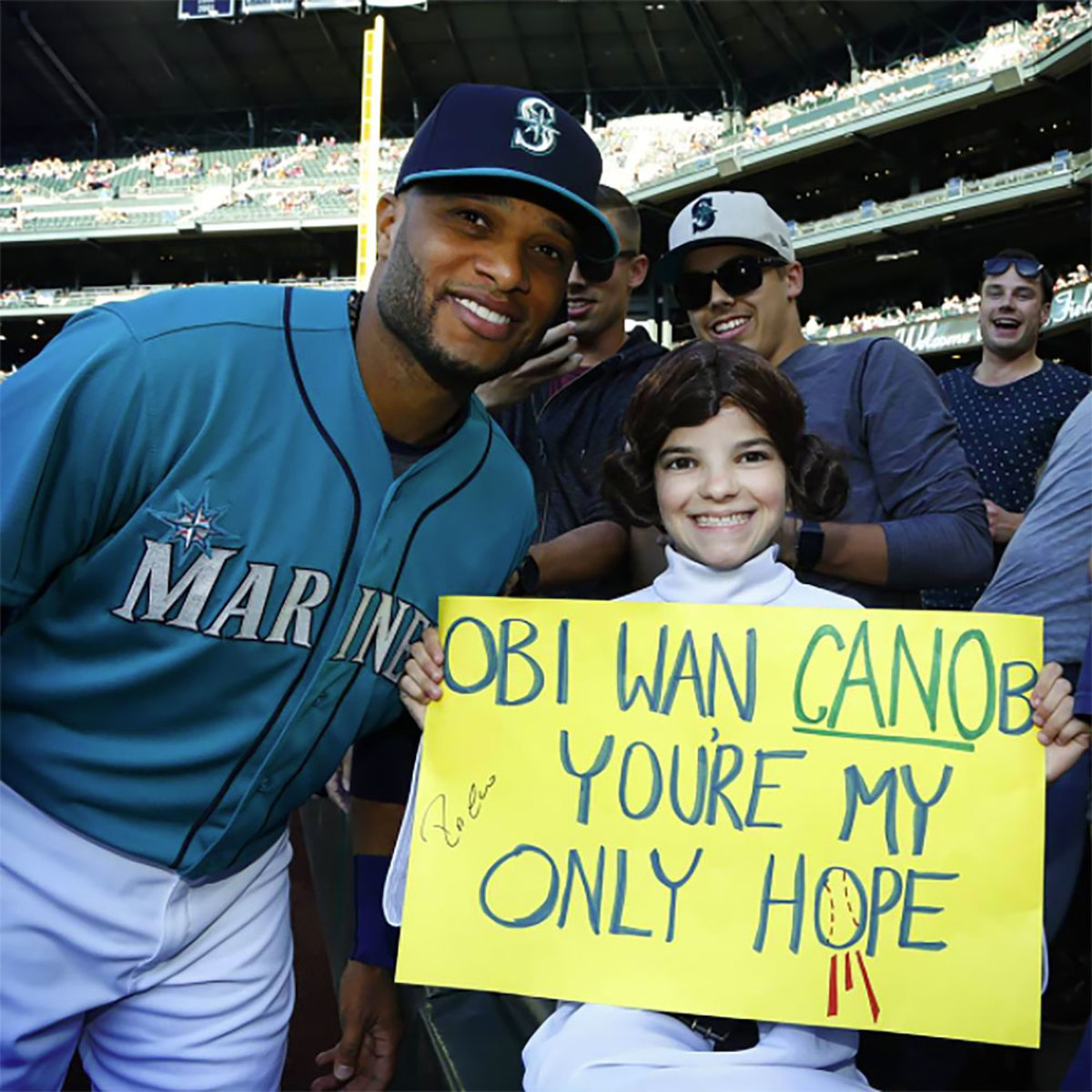 2015-0619-Robinson-Cano-Princess-Leia-fan.jpg
