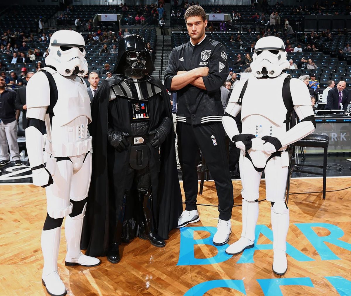 2015-1214-Brook-Lopez-Star-Wars.jpg