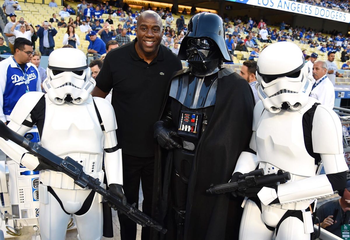 2015-0414-Magic-Johnson-Darth-Vader-Stormtroopers-Star-Wars.jpg