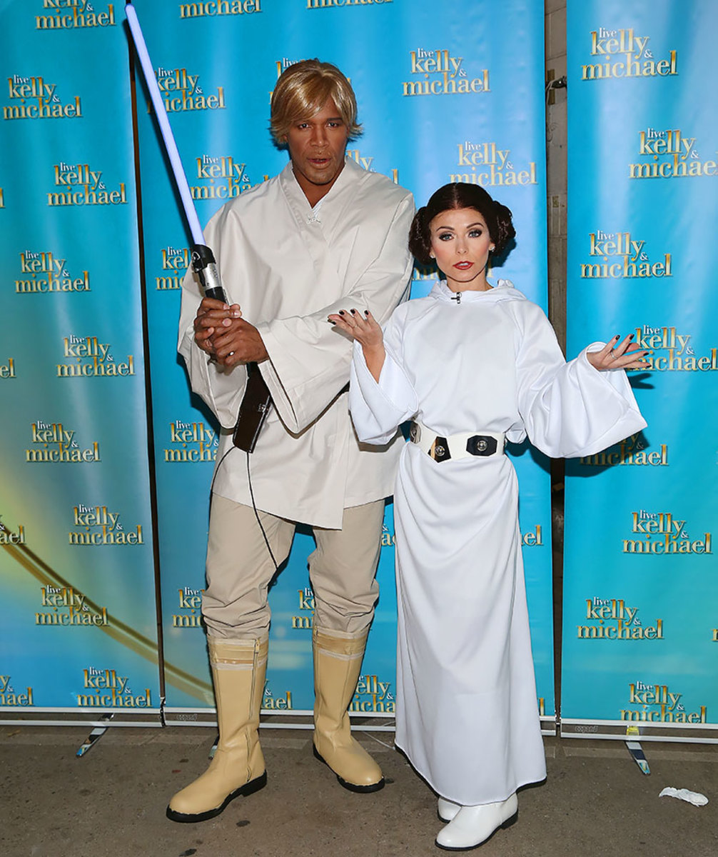 2015-1030-Michael-Strahan-Luke-Skywalker-Kelly-Ripa-Princess-Leia.jpg