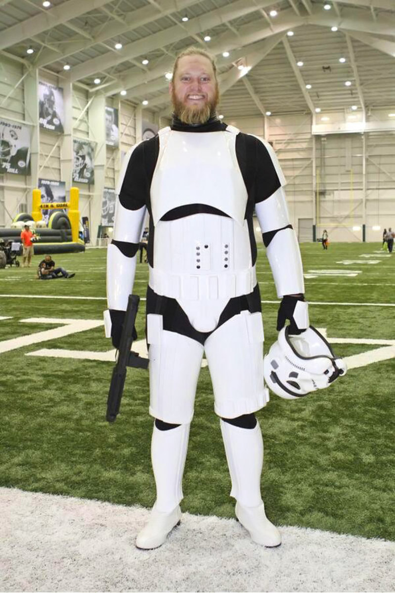 2015-0504-Nick-Mangold-Stormtrooper.jpg