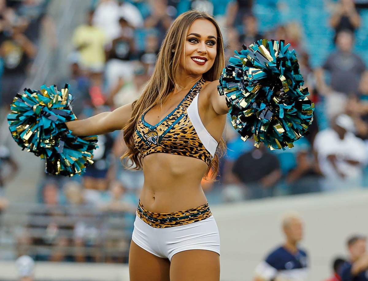 Jacksonville-Jaguars-ROAR-cheerleaders-GettyImages-594961384_master.jpg