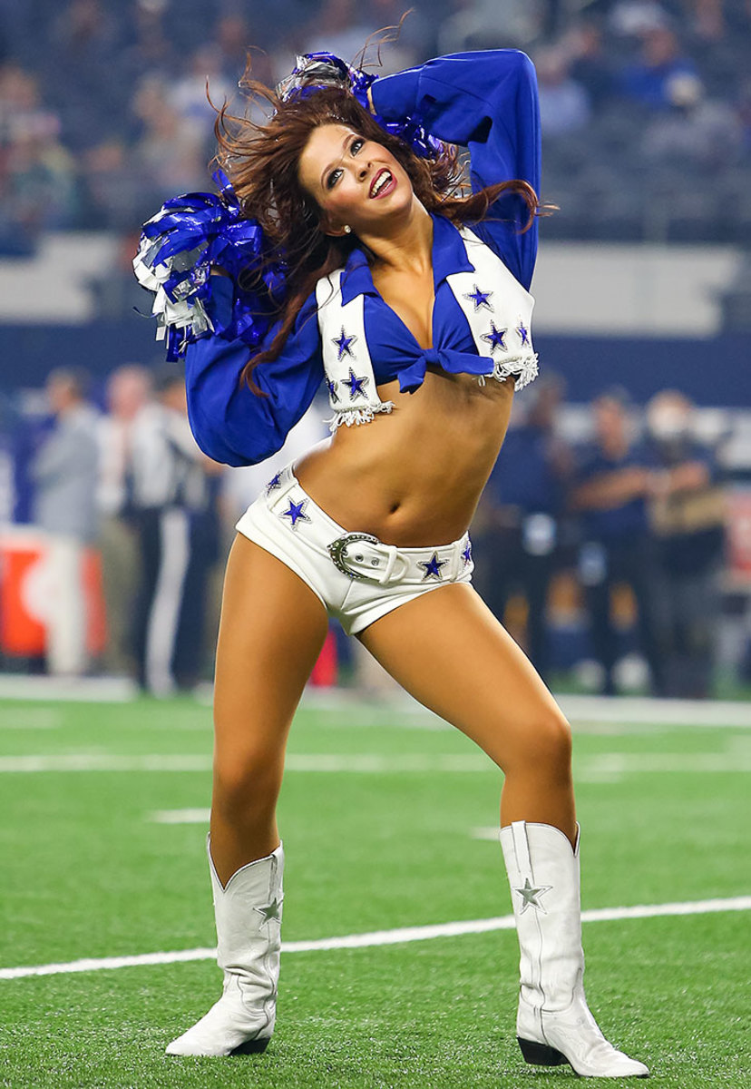 Dallas-Cowboys-cheerleaders-CEY160819607_Dolphins_at_Cowboys.jpg