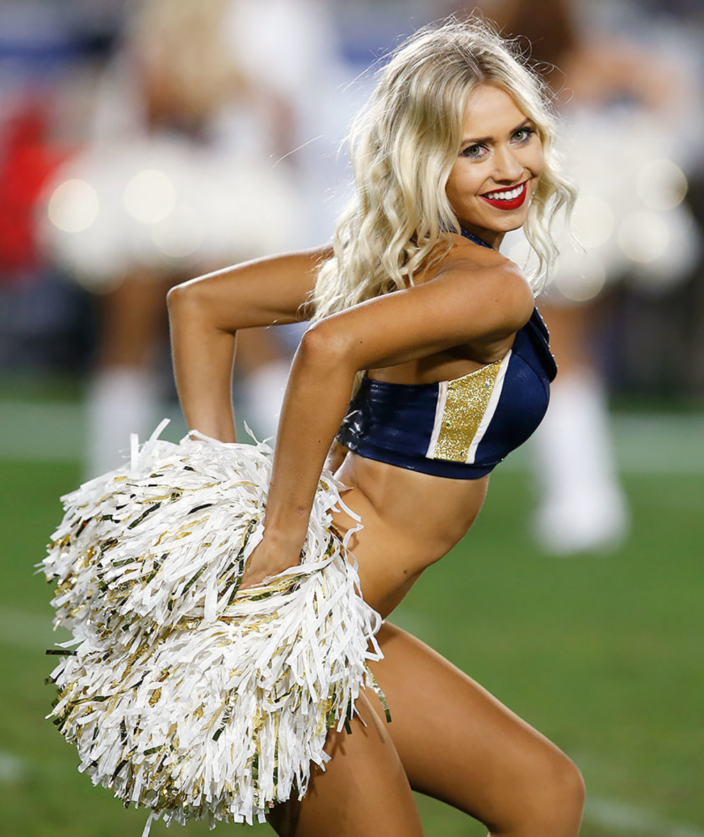 Los-Angeles-Rams-cheerleaders-AP_899358052532.jpg