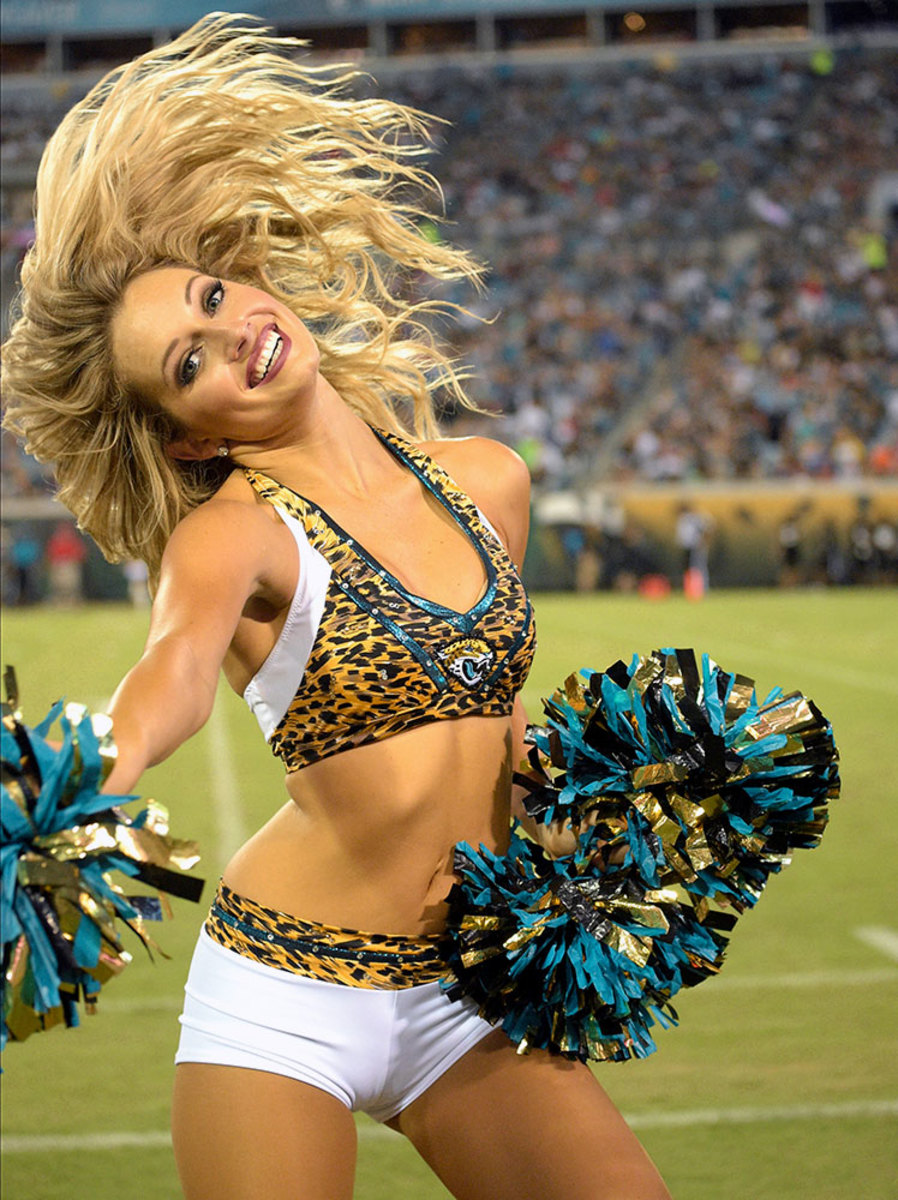 Jacksonville-Jaguars-ROAR-cheerleaders-AP_284789842488.jpg