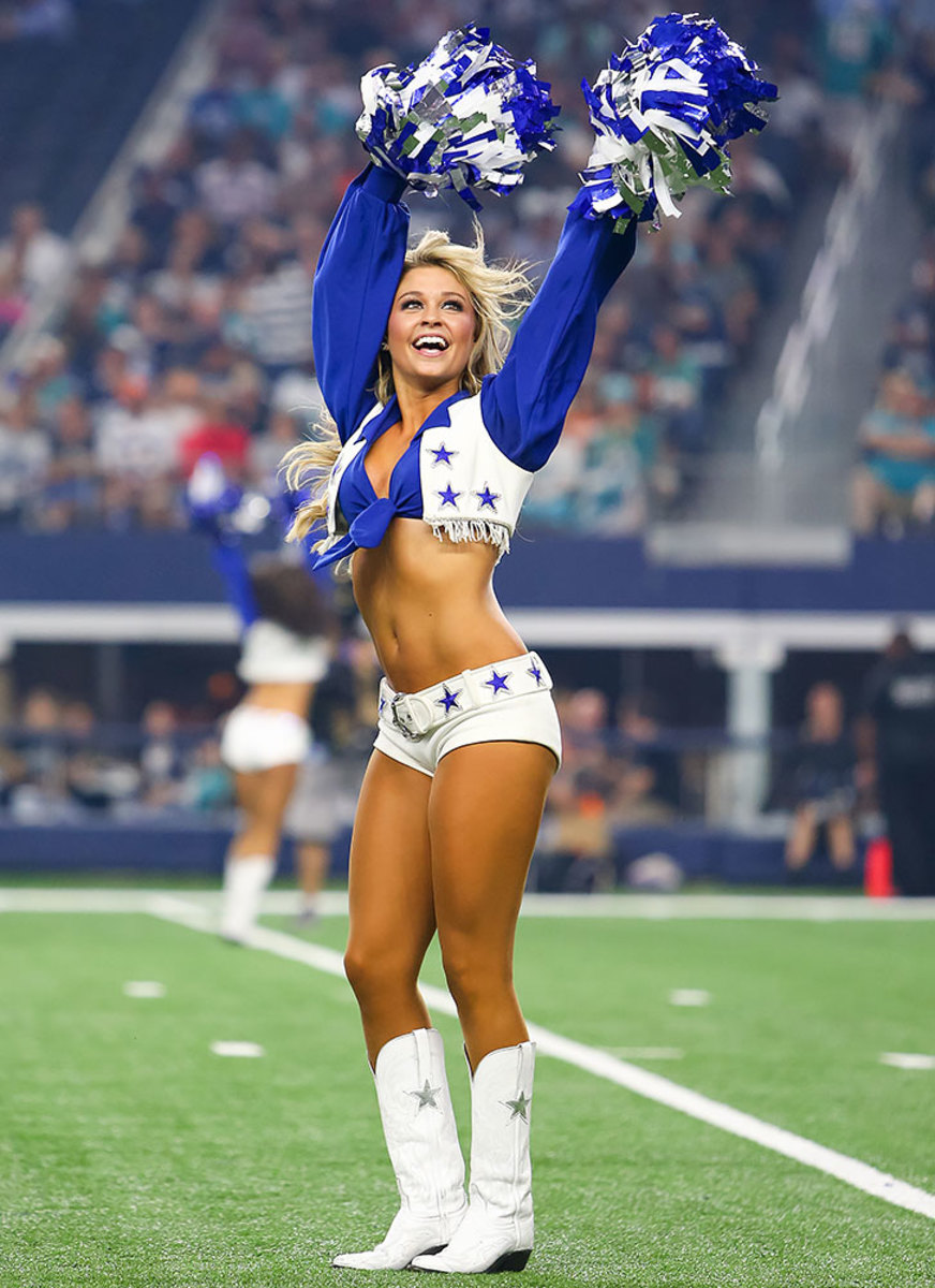 Dallas-Cowboys-cheerleaders-CEY160819567_Dolphins_at_Cowboys.jpg
