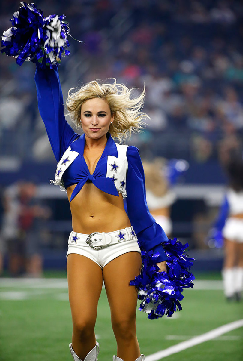 Dallas-Cowboys-cheerleaders-AP_21666297195.jpg