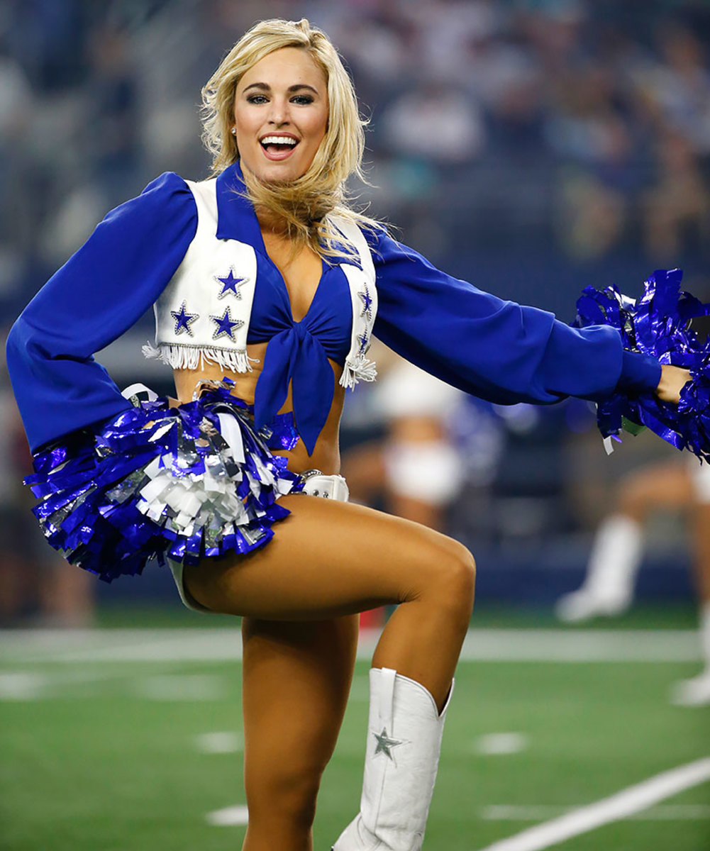 Dallas-Cowboys-cheerleaders-AP_558202961898.jpg