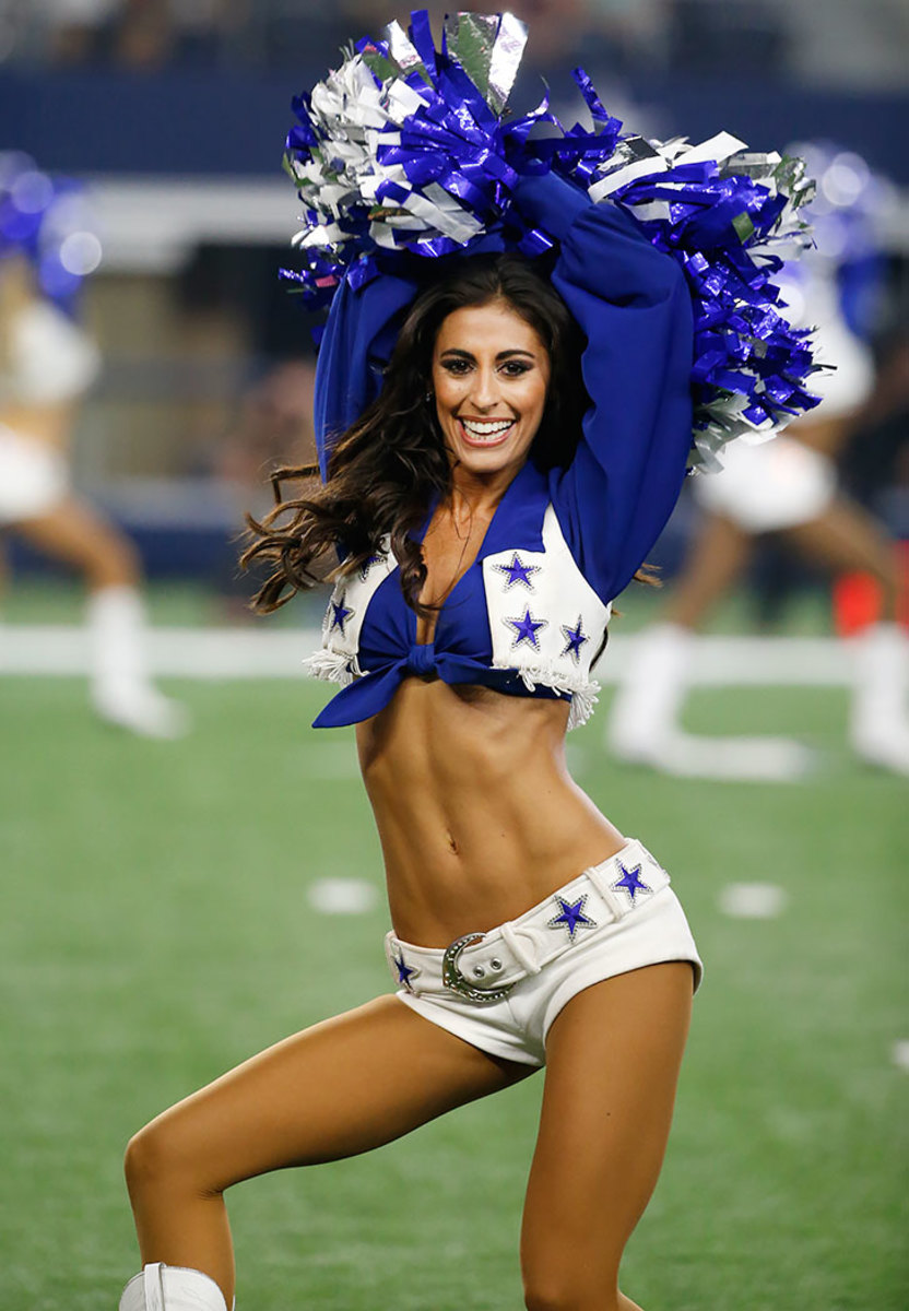 Dallas-Cowboys-cheerleaders-AP_389221947656.jpg