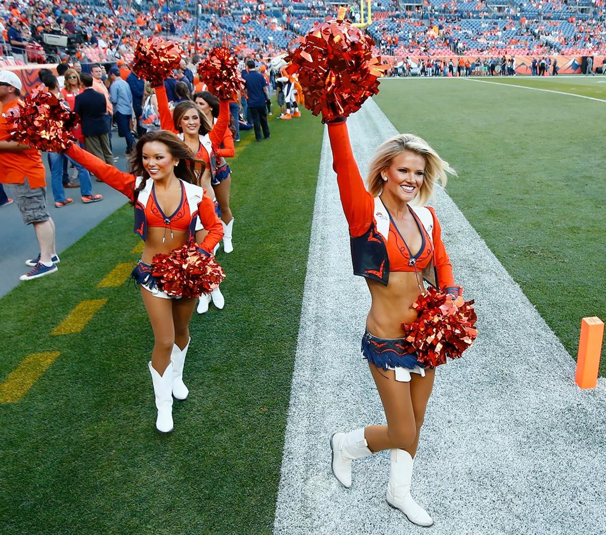 Denver-Broncos-cheerleaders-AP_534084388423.jpg
