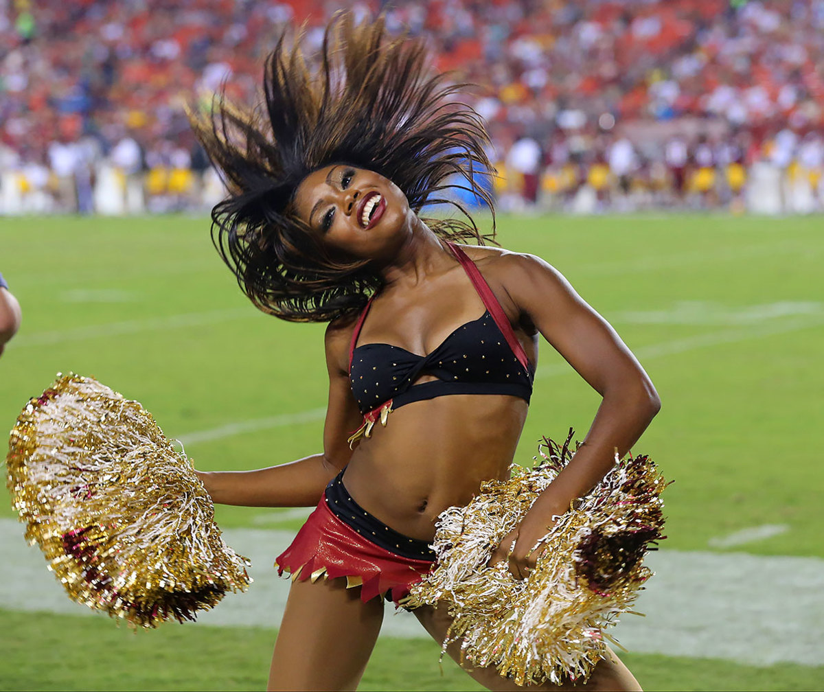 Washington-Redskins-cheerleaders-BEA_8131A.jpg
