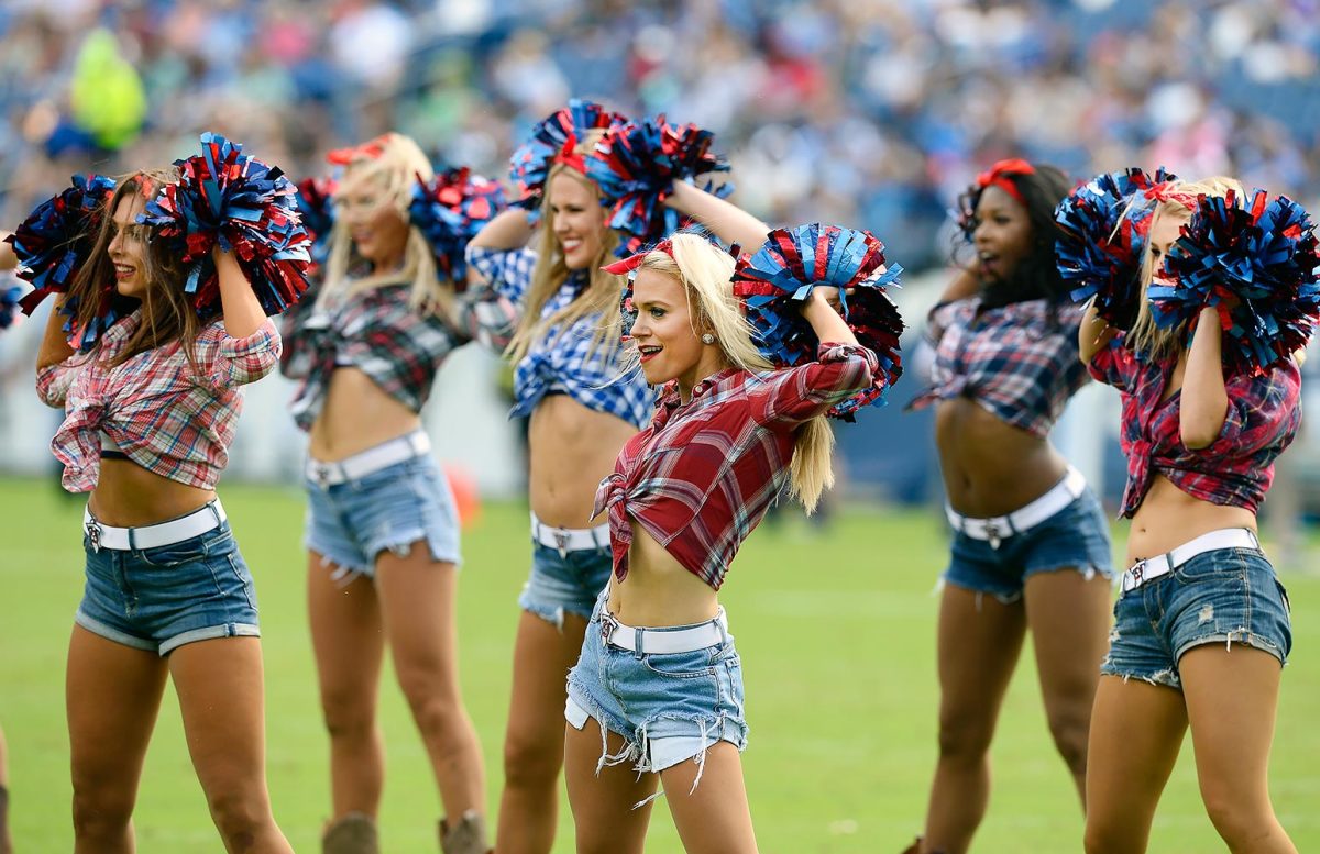 Tennessee-Titans-cheerleaders-AP_688668575106.jpg
