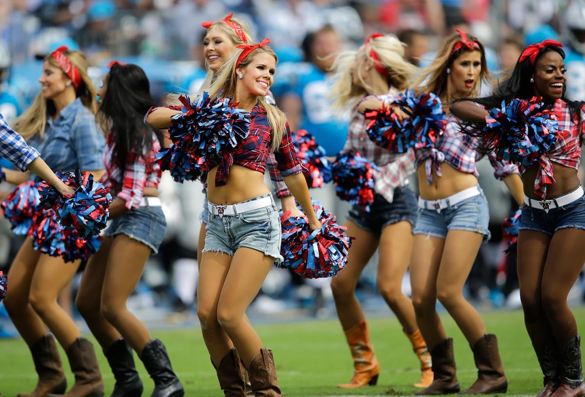 Tennessee-Titans-cheerleaders-AP_153061201302.jpg