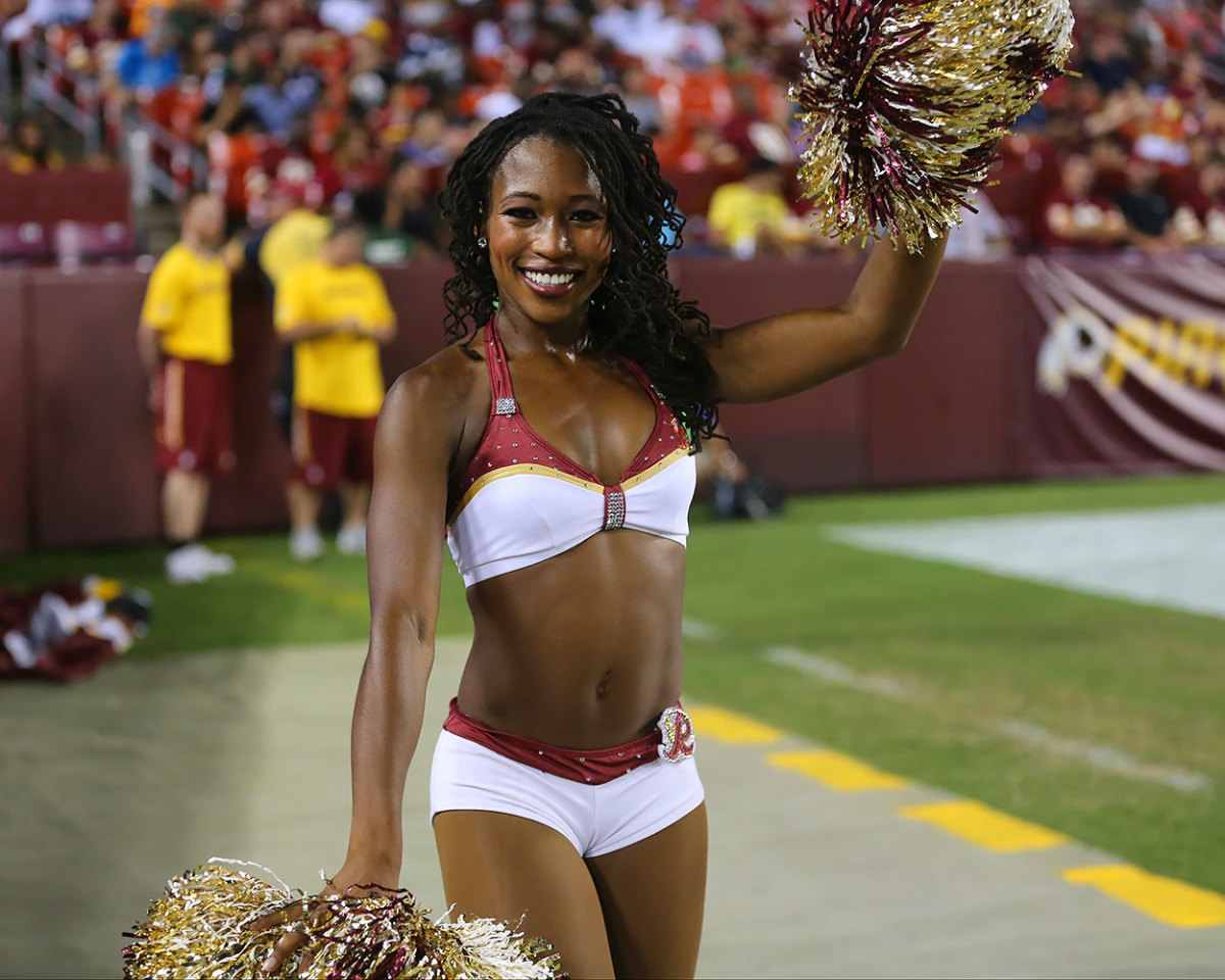 Washington-Redskins-cheerleaders-BEA_7002A.jpg