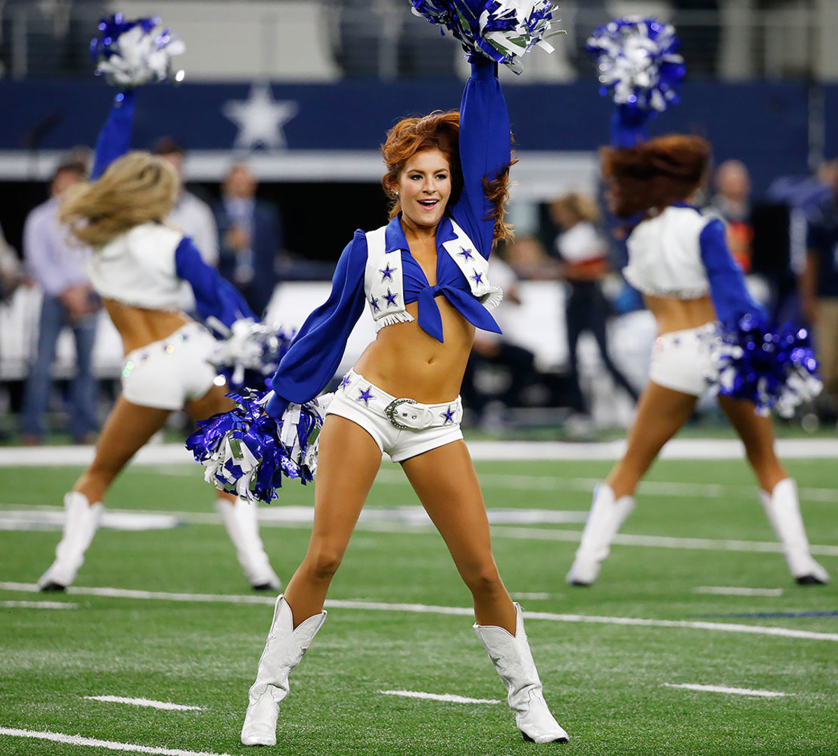 Dallas-Cowboys-cheerleaders-AP_510437018435.jpg
