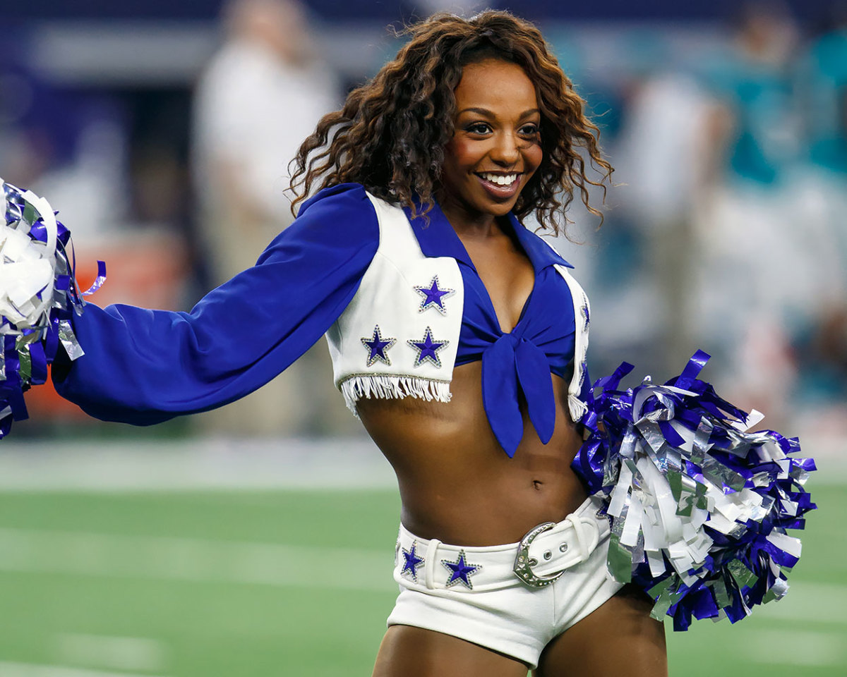 Dallas-Cowboys-cheerleaders-CAM160819040_Dolphins_v_Cowboys.jpg