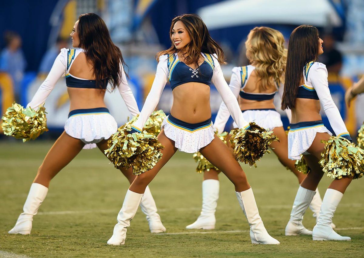 San-Diego-Chargers-cheerleaders-0071608196568_Cardinals_at_Chargers.jpg
