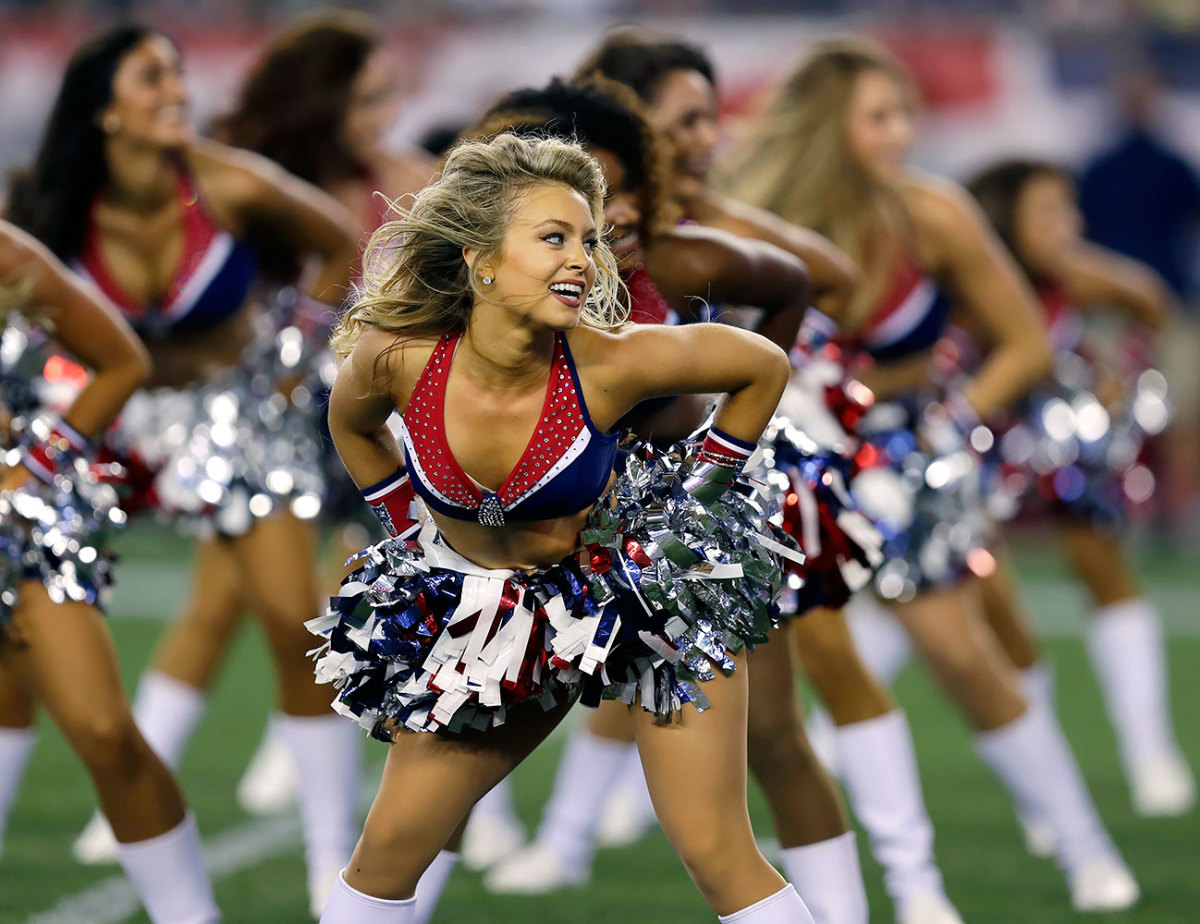 New-England-Patriots-cheerleaders-AP_646454742183.jpg