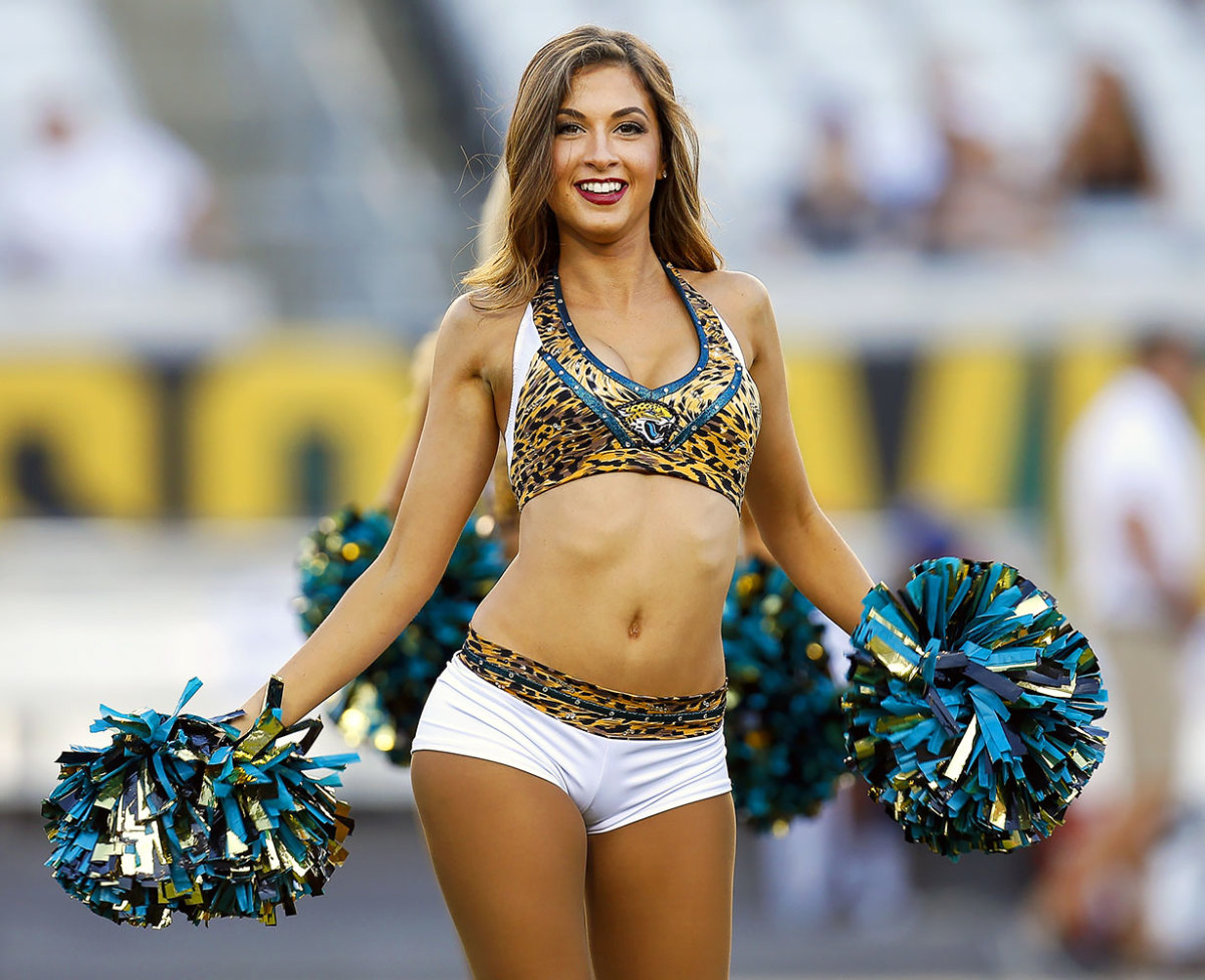 Jacksonville-Jaguars-ROAR-cheerleaders-592625474.jpg
