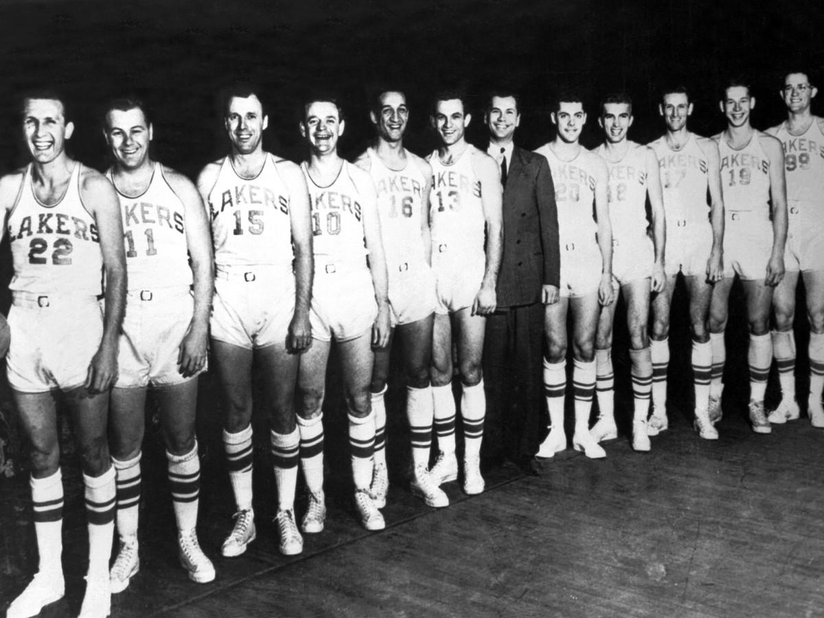 Bud Grant is eighth from the left in this photo of the 1950 Minneapolis Lakers. 