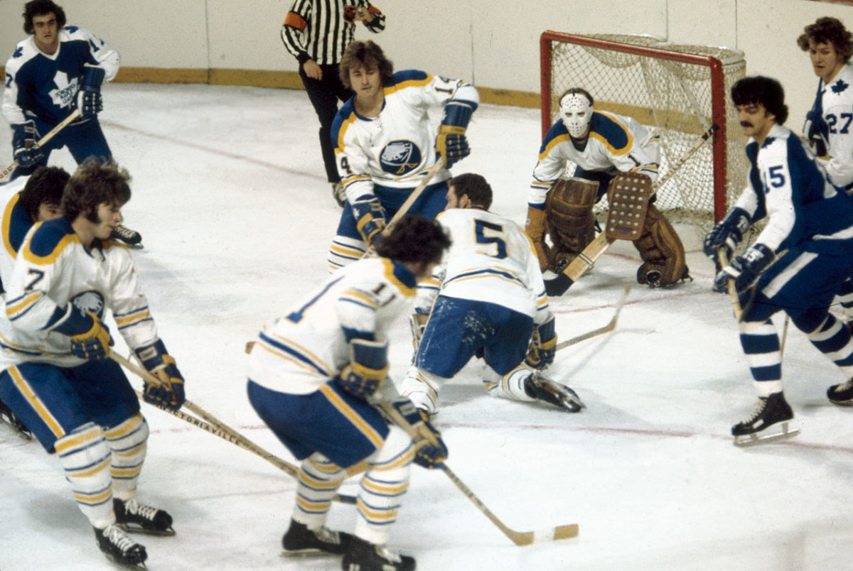 Buffalo-Sabres-Martin-Robert-Perreault.jpg