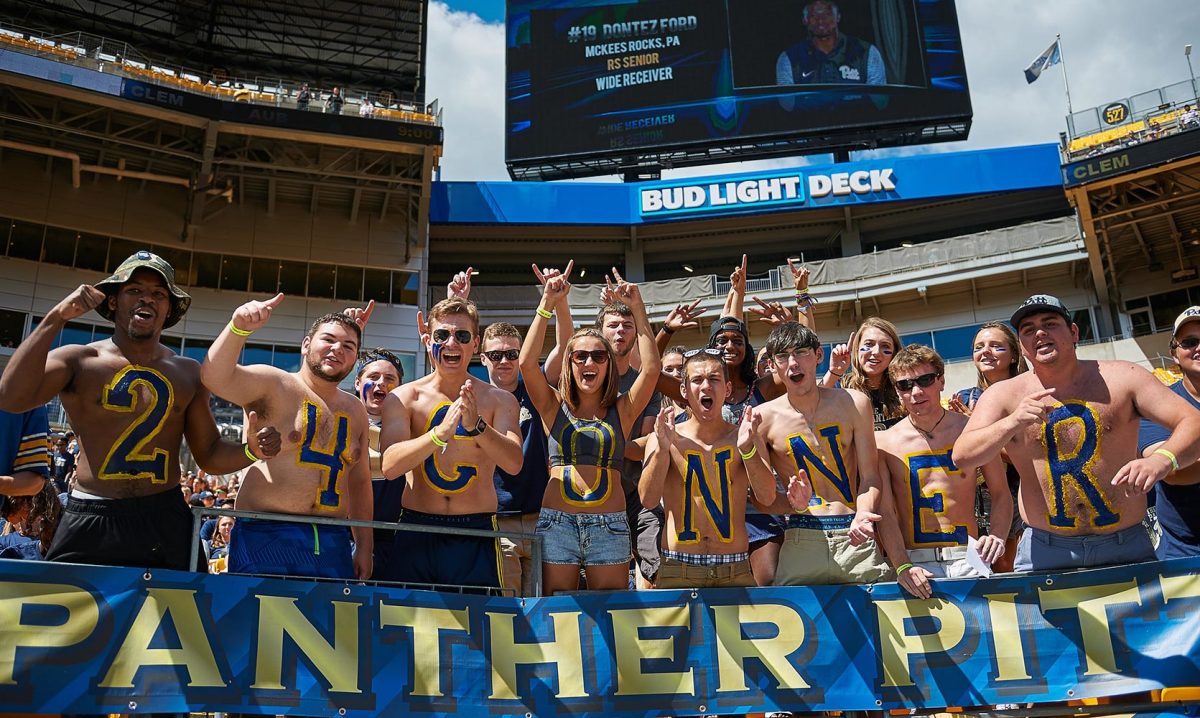 Pitt-fans-DHX160903001_Villanova_at_Pitt-1.jpg