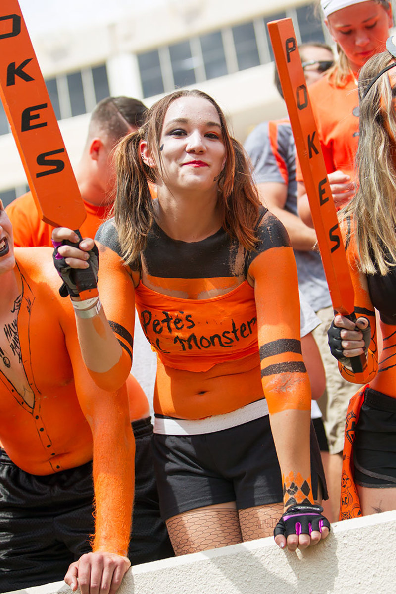 Oklahoma-State-fans-CBG1609030444_Southeastern_Lousiana_v_.jpg