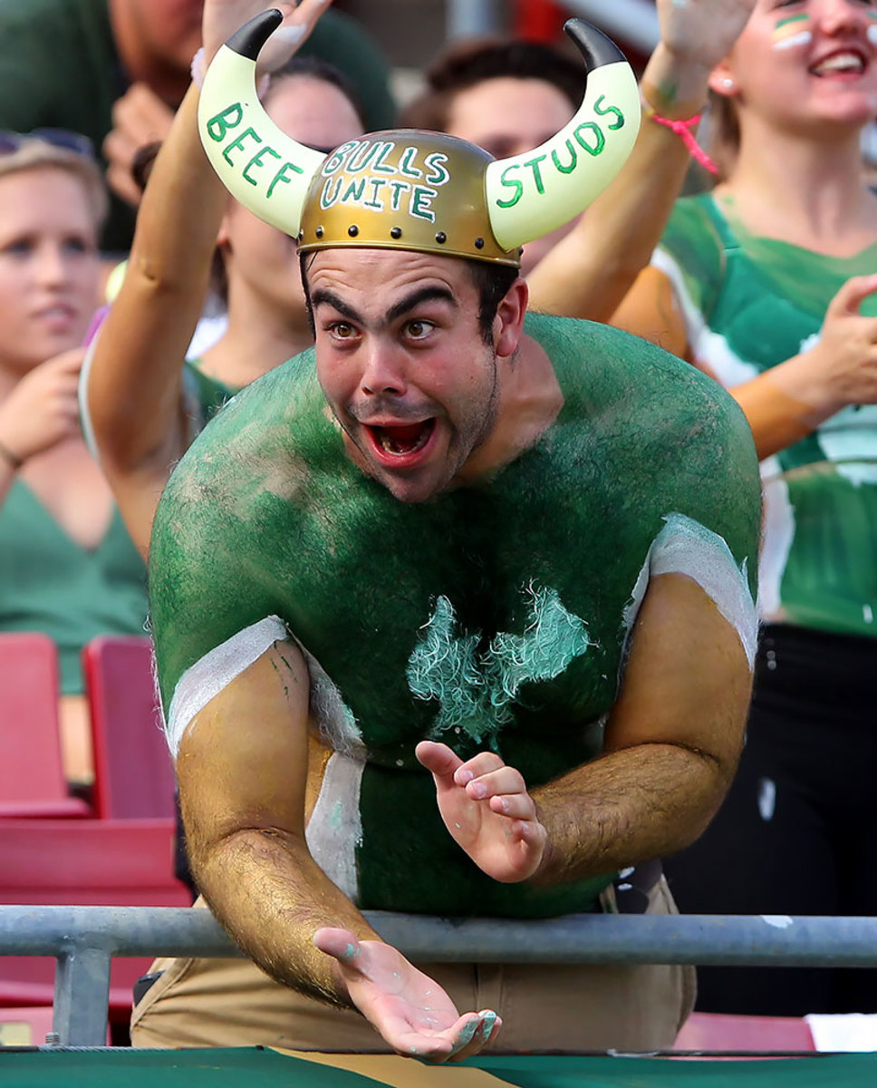 South-Florida-fan-357160903001_Towson_at_USF.jpg