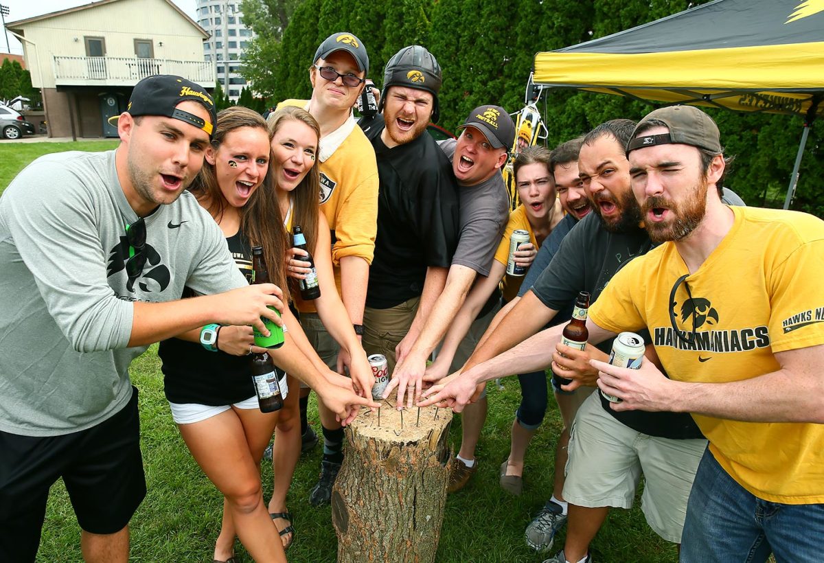 Iowa-fans-SI530_TK1_00122.jpg