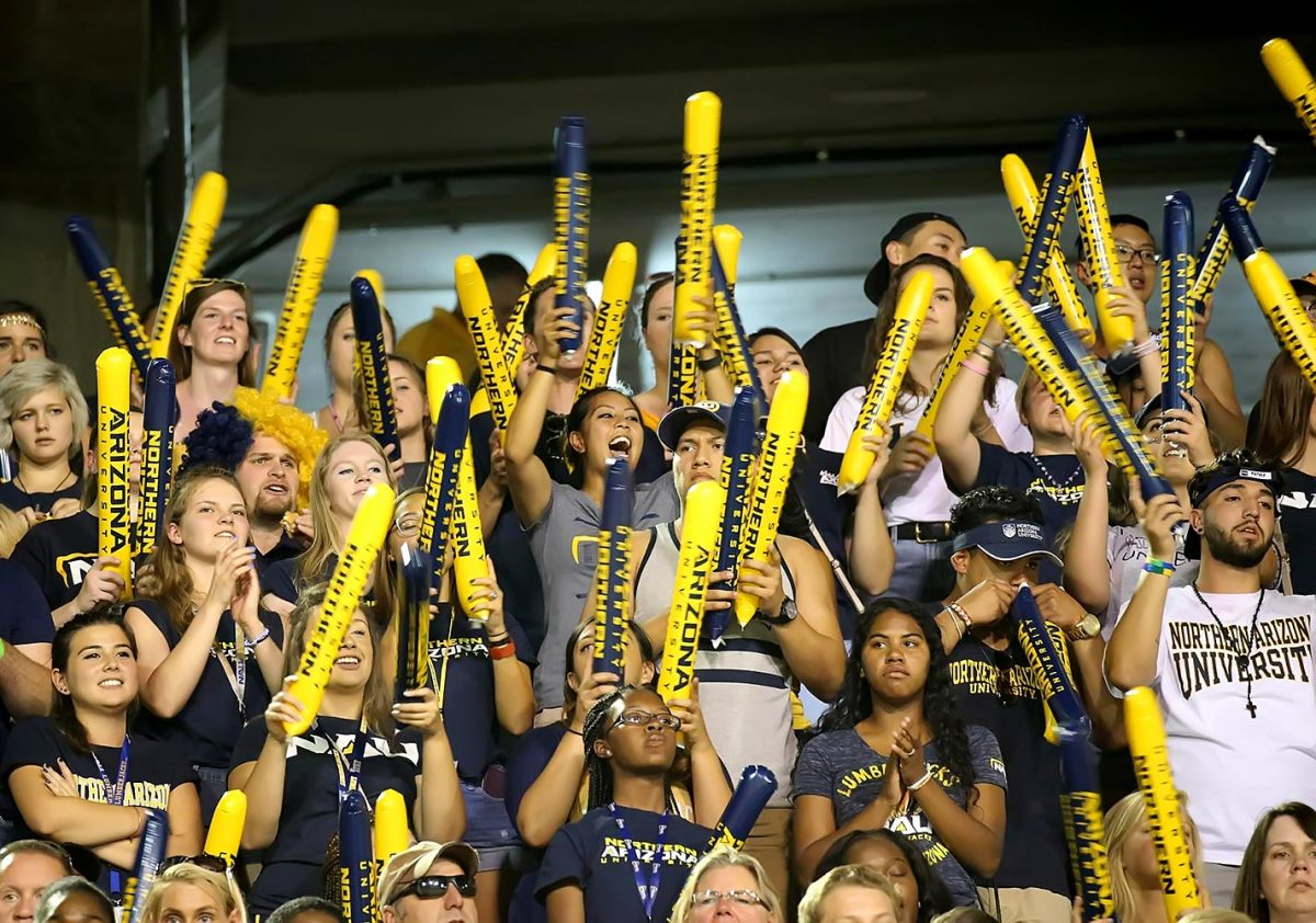 Northern_Arizona_Superfans-WYP_4049.jpg