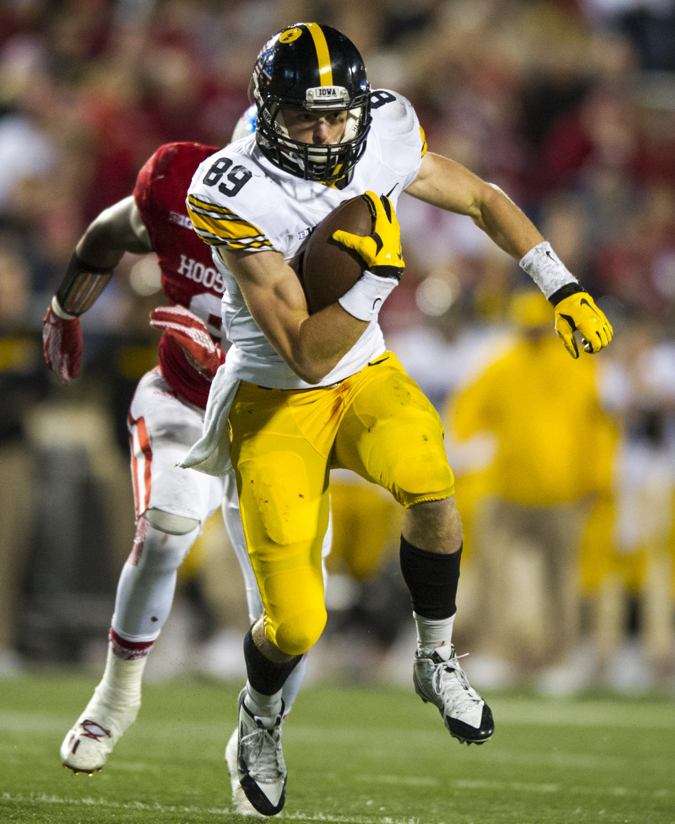 No. 17 Iowa relying on young receivers in 2016 Sports Illustrated