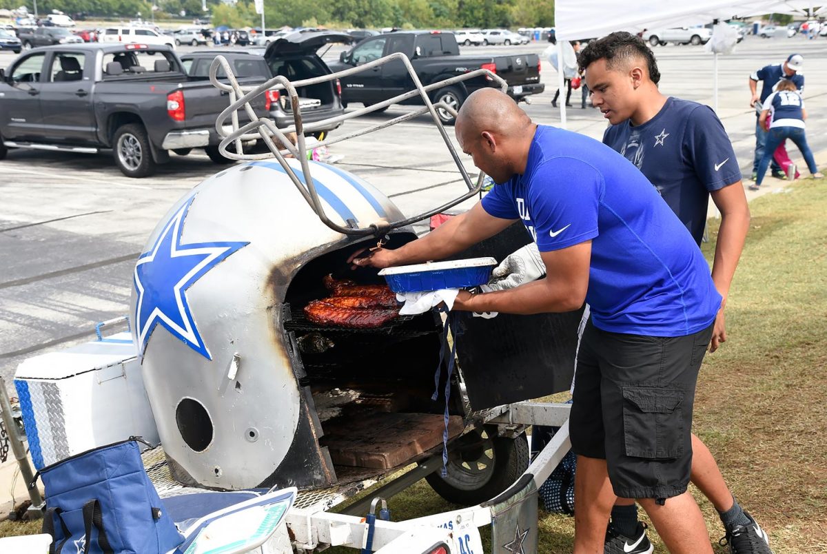 Tailgates in 2016 Sports Illustrated