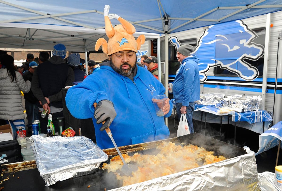 Detroit-Lions-fans-tailgating-c67a8de987564f009b62944f8ba256f4-0.jpg