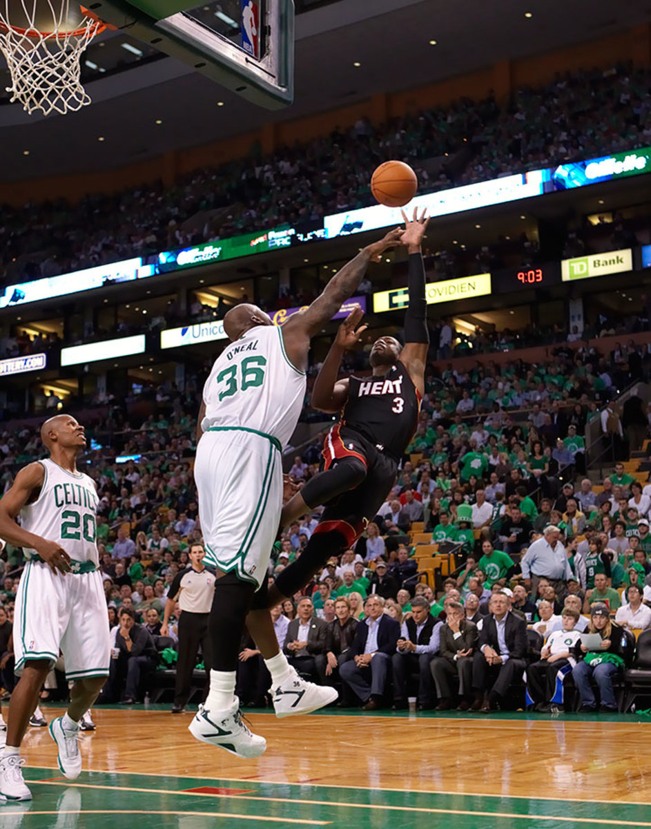 2010-1026-Dwyane-Wade-Shaquille-O-Neal-opy7-11913.jpg