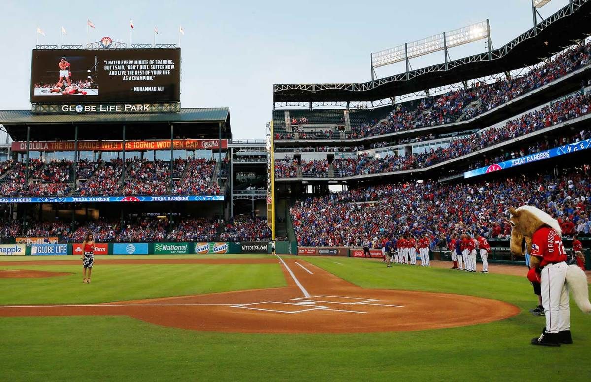 Texas-Rangers-honor-Muhammad-Ali.jpg