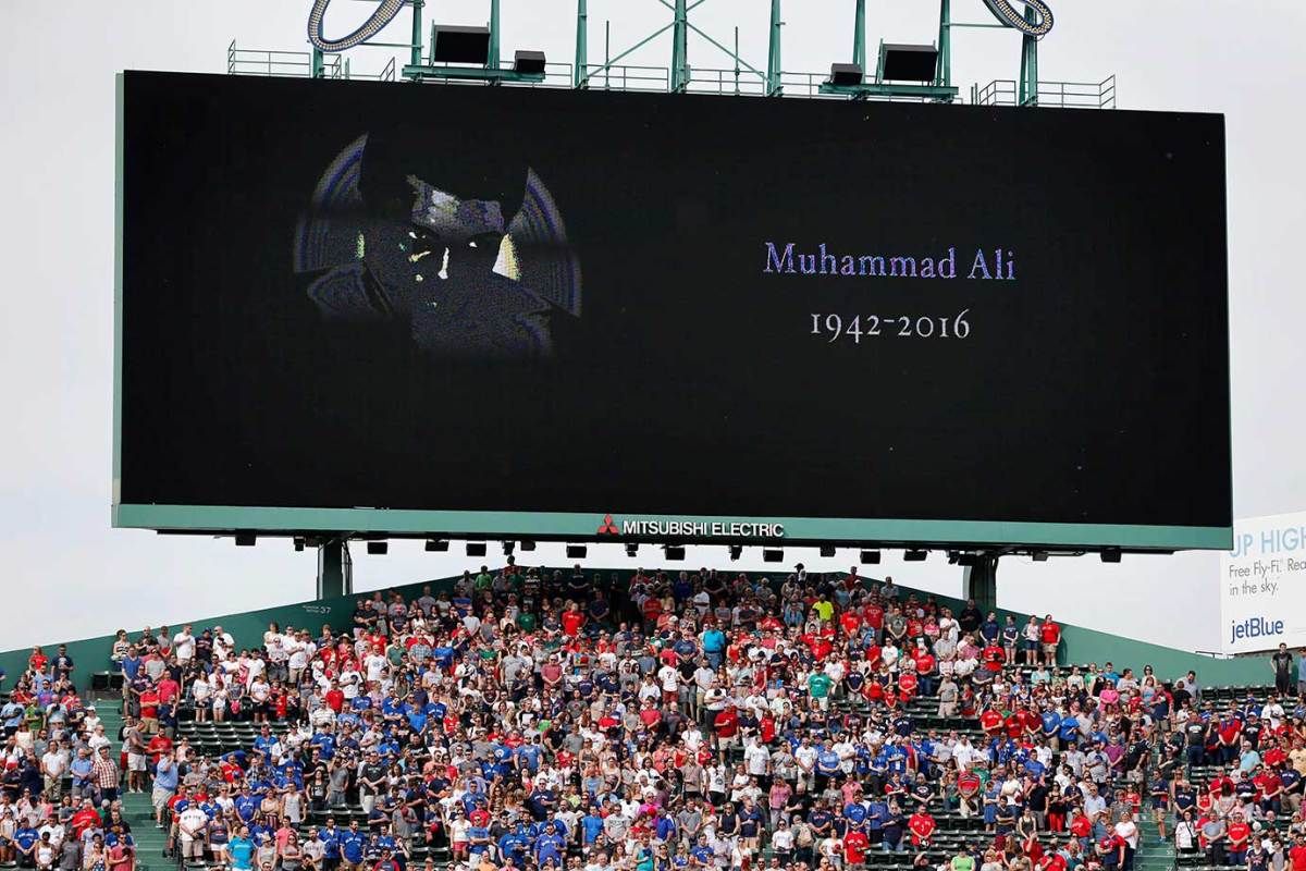 Boston-Red-Sox-honor-Muhammad-Ali.jpg