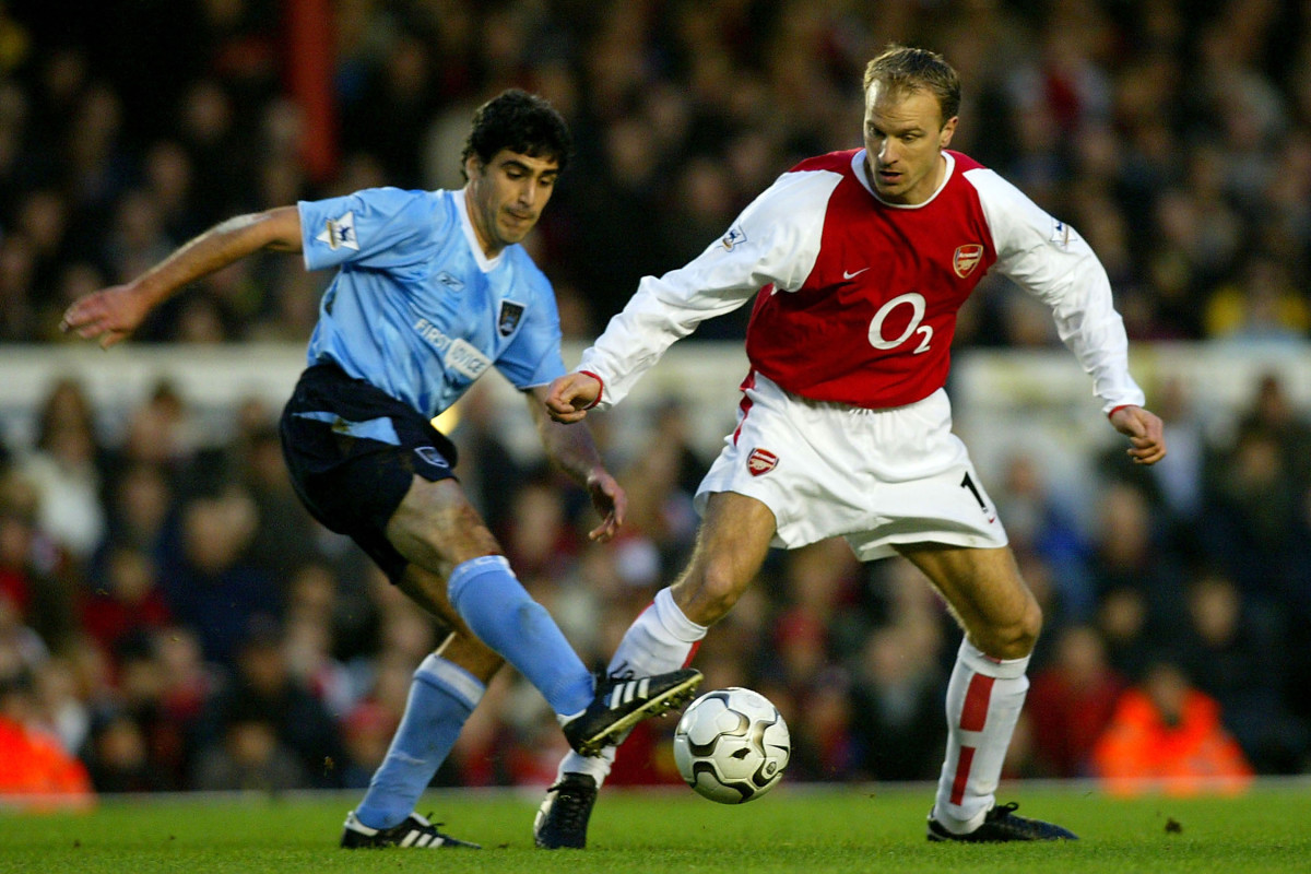 Claudio-Reyna-Bergkamp-Manchester-City.jpg