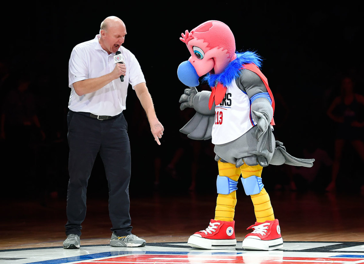 2016-0301-Steve-Ballmer-Clippers-mascot-Chuck.jpg