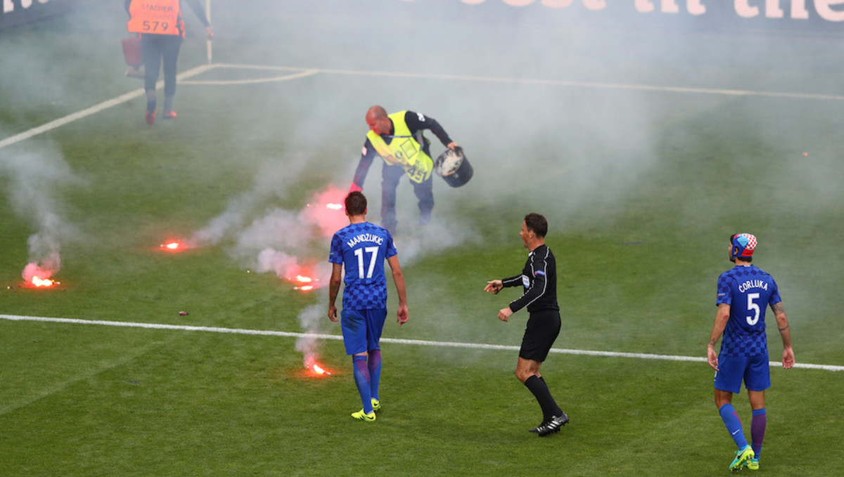 Euro 2016 Croatia fans plan to throw flares at refs Sports Illustrated