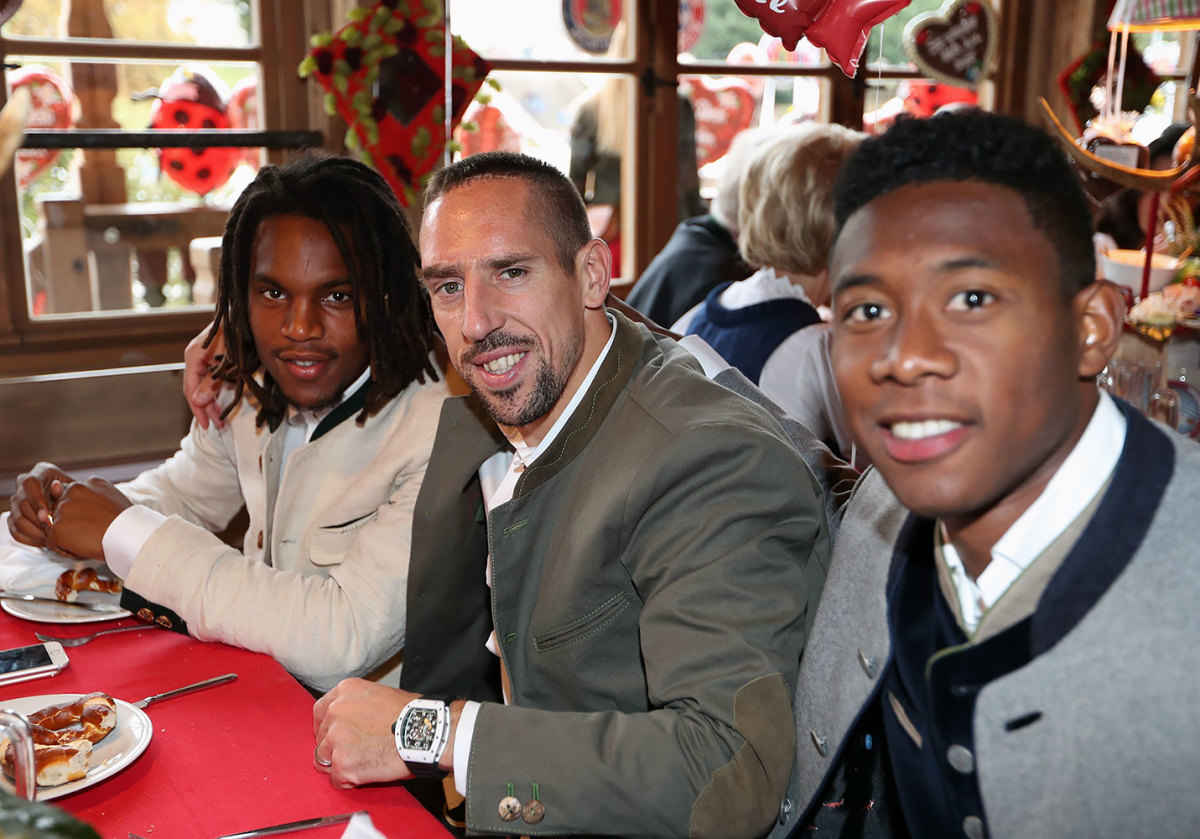 2016-Bayern-Munich-Oktoberfest-Renato-Sanches-Franck-Ribery-David-Alaba-611947906.jpg