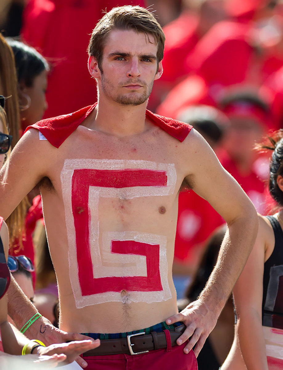 Houston-Cougars-fans-GettyImages-619112104_master.jpg