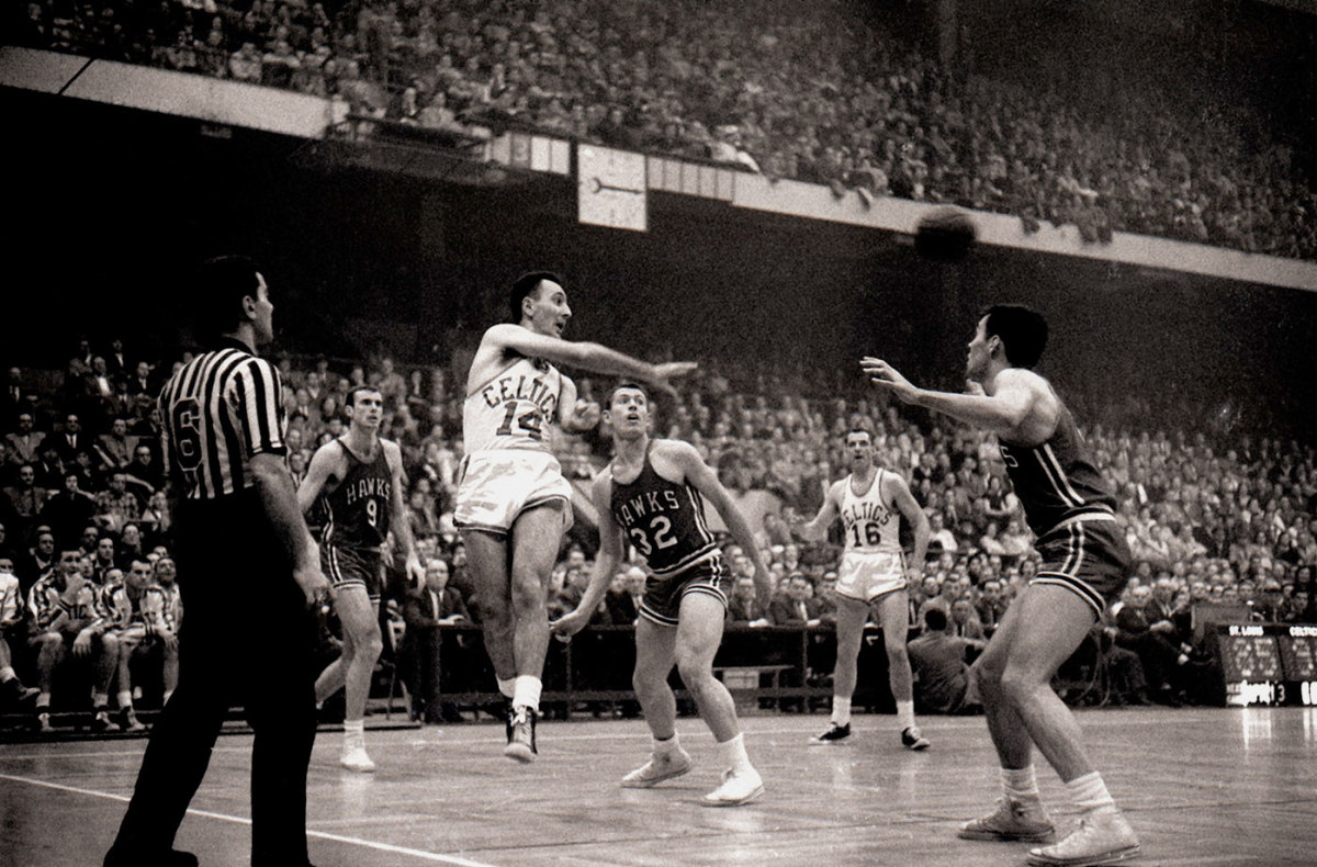 1957-NBA-Finals-Bob-Cousy-001309289.jpg